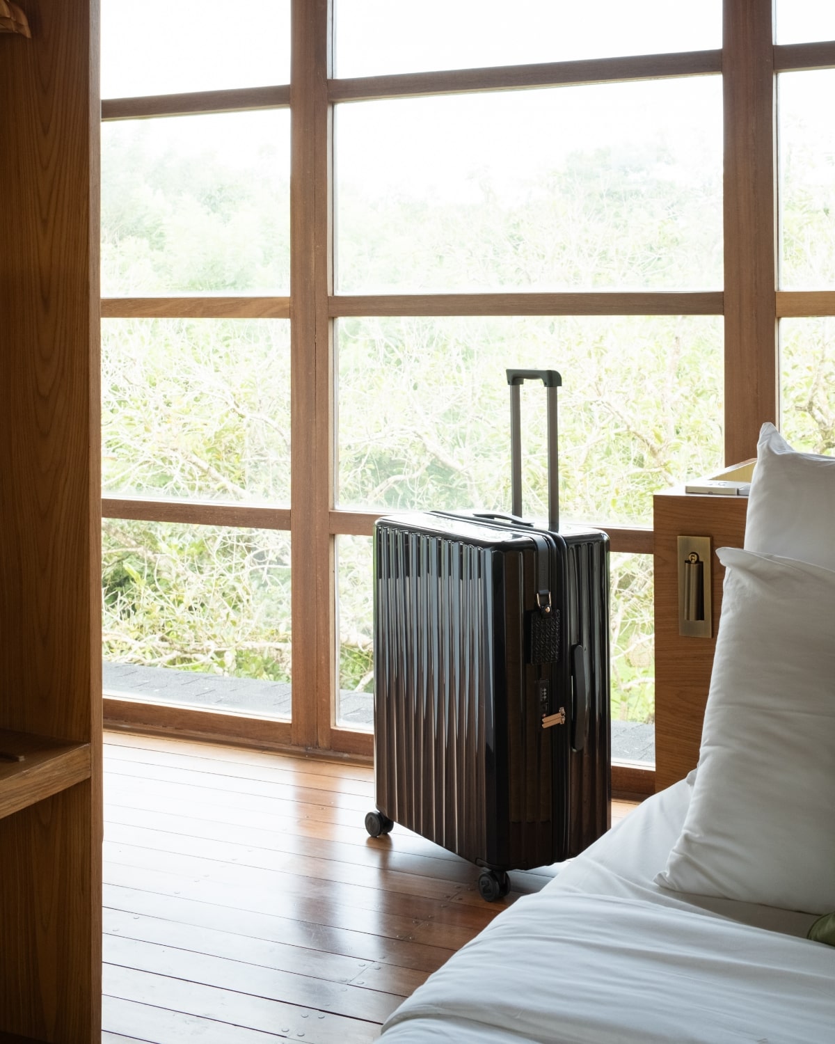 Bold Check-in (L) Bag